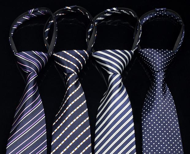 北京職業(yè)裝定做之穿西裝常犯的錯誤